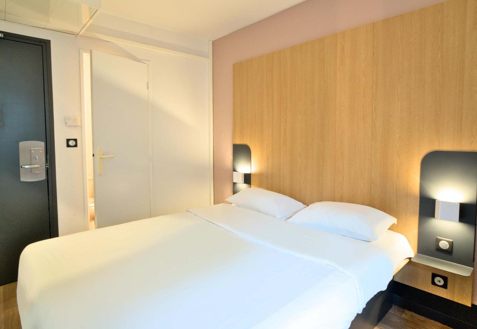 B&B Hotel Dreux Centre Buitenkant foto